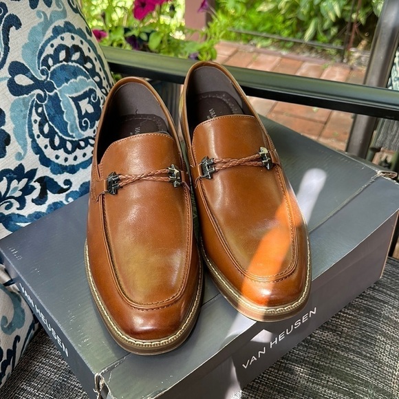 Men’s Van Heussen Gerry Cognac Dress shoe size 9.5 New - Picture 1 of 8